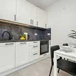 Апартаменты Modern Targowek By Renters